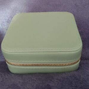 NWOT! Travel Jewelry Case